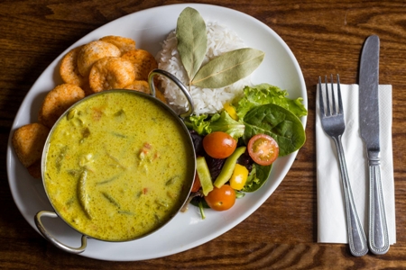 white_rice_with_varan_and_salad