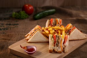 veg_bread_sandwitch_with_cetchup